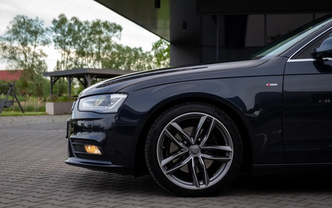 Audi A4 cena 49800 przebieg: 289000, rok produkcji 2012 z Wąbrzeźno małe 379